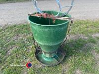 Osbourne weaner round feeder - 3