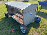 IAE 4ft wheeled hay rack - 2