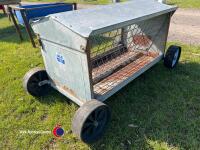 IAE 4ft wheeled hay rack - 3