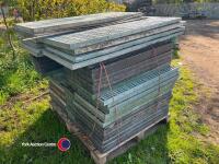 50 x plastic slats, 121cm x 48.5cm - 2