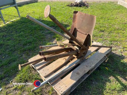 Turkey leg sinew puller