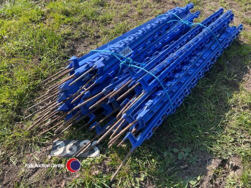 46 x electric fence posts