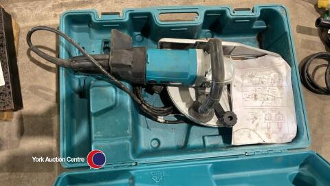 Makita 110v wall chaser with diamond blade