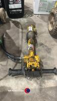Hydraulic hand held road / demo breaker - 2