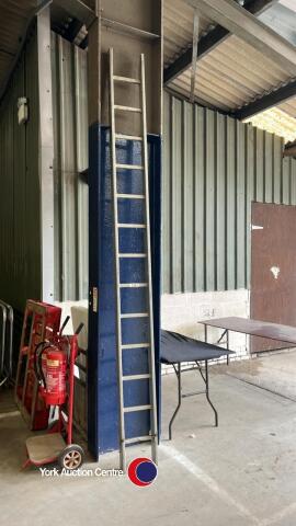 Aluminium ladder