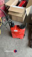 Knapsack sprayer