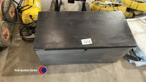Tool chest