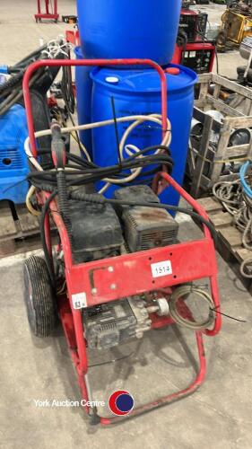 Pressure washer with Lincoln engine