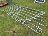 Pair of wrought iron gates - 3