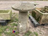 Straddle stone - 3