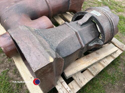 Antique decorative chimney pot