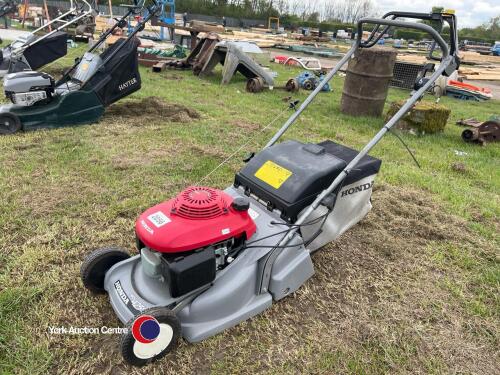 Honda HRB425C self propelled roller mower c/w grass bag