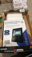 100 watt LED yard floodlight new and boxed - 2