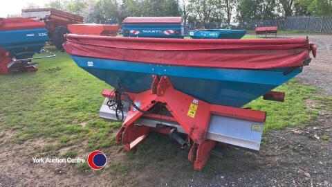 Sulky Dix fertiliser spreader, pto and manual in office