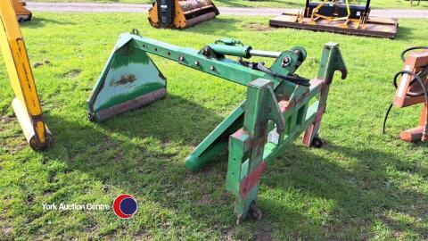McHale bale squeezer for square or round bales, JCB brackets