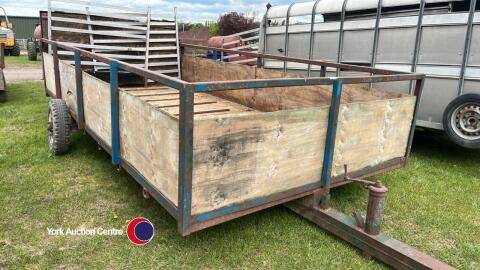 Pig moving trailer