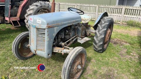 MF TED 20 tractor, working order, key in office