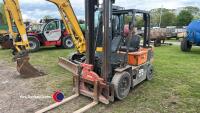 Doosan diesel forklift with rotator - 2