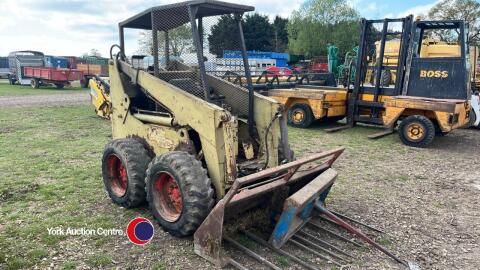 Hydra-Mac 11C Skidsteer, muck fork and bale spike