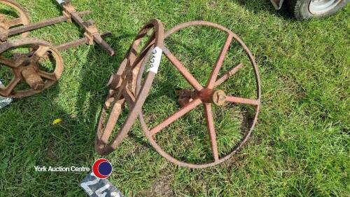 Metal wheel for horse plough