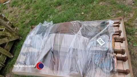Pallet of chisel legs