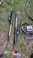 Hydraulic rams