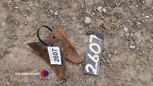 2 x Ransomes IRDCP 39T plough points