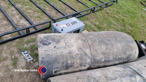 Roll of conveyor belting