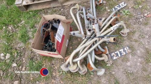 Seeder plates and dist. head