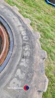 Pair of 480/65R28 dual wheels - 3