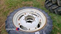 Pr of 9.5 R32 row crop wheels - 2