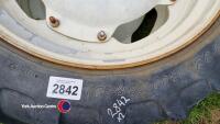 Pr of 9.5 R32 row crop wheels - 3