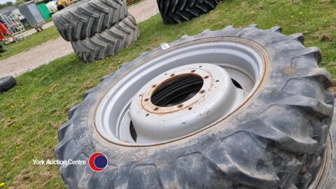 Row crop wheels to fit Case/NH
