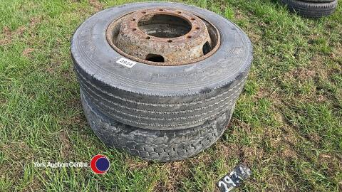 Pair of wheels and tyres 275/20R10 stud tyres