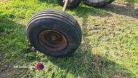Axle wheel and tyres - 2