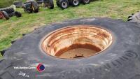 680/85/32 tyre - 2