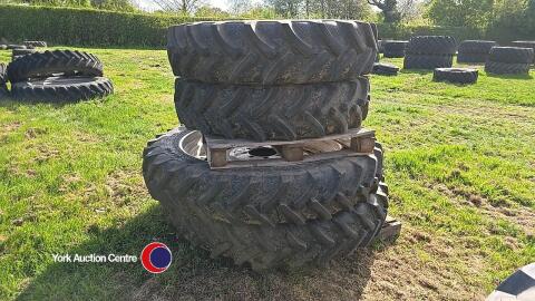 320/85R32 and 300/95R46 row crop wheels to fit New Holland T7.225