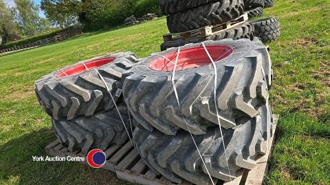 4 new 400/70R24 telehandler wheels and tyres complete