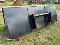 Bucket, Manitou brackets - 3