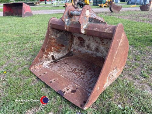 36in digging bucket