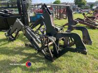 Self leveling power loader good order just removed off Zetor 5340 complete with all fittings - 3