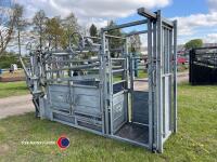 IAE cattle crush head scoop and Vet box - 4