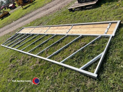 IAE 15ft cattle barrier, straight condition, no bends