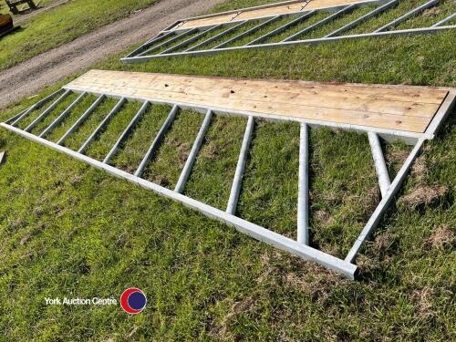 IAE 15ft cattle barrier, straight condition, no bends