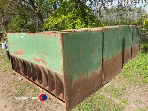 4 x pig hoppers