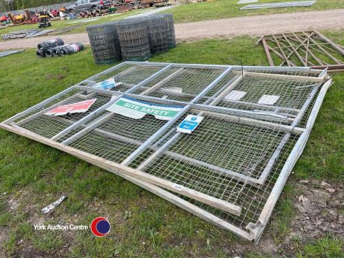 Steel yard gates
