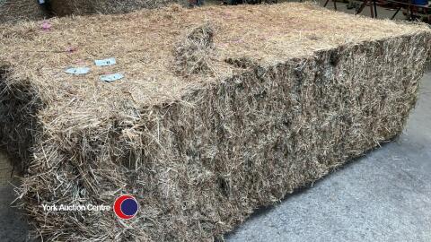 25 x hay bales suitable for bedding, collection from HG3 2LT