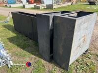 3 x plastic pig feeders - 3