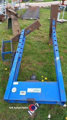 Bearing press