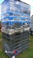15 x plastic pallets